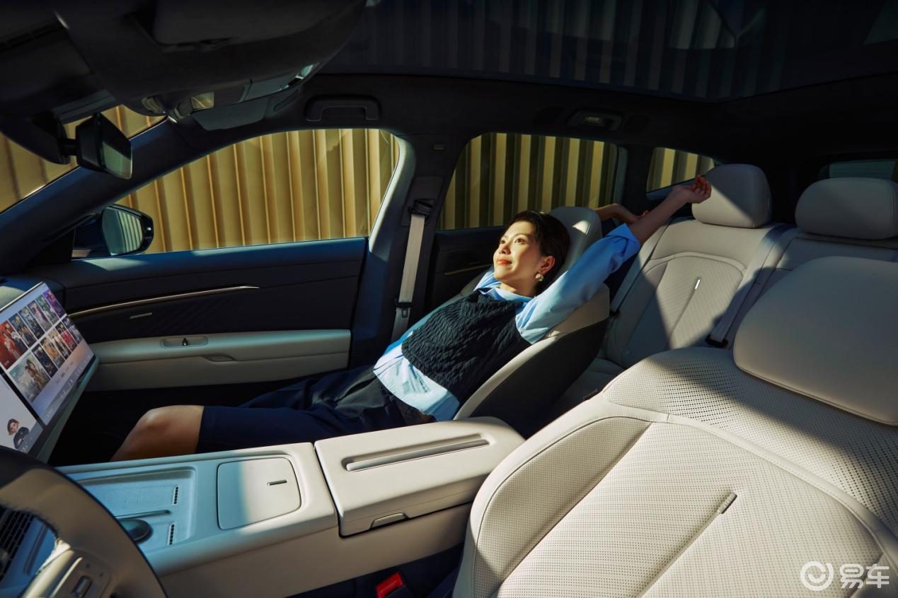 德系驾控+中国科技,与众08开启预售23.99万起