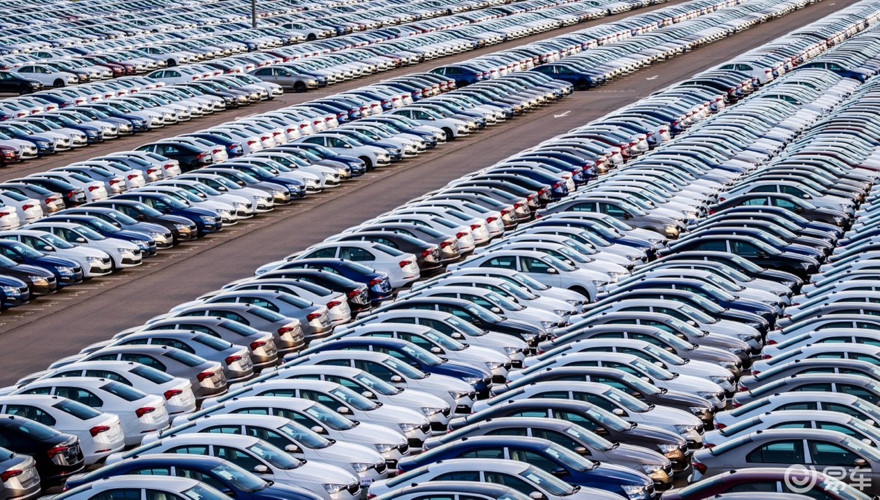 燃油车智能大跃进：新能源车集体慌了？！