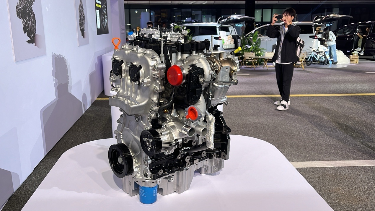 7.3万元起售！ 五菱“人民的MPV” 星光730上市