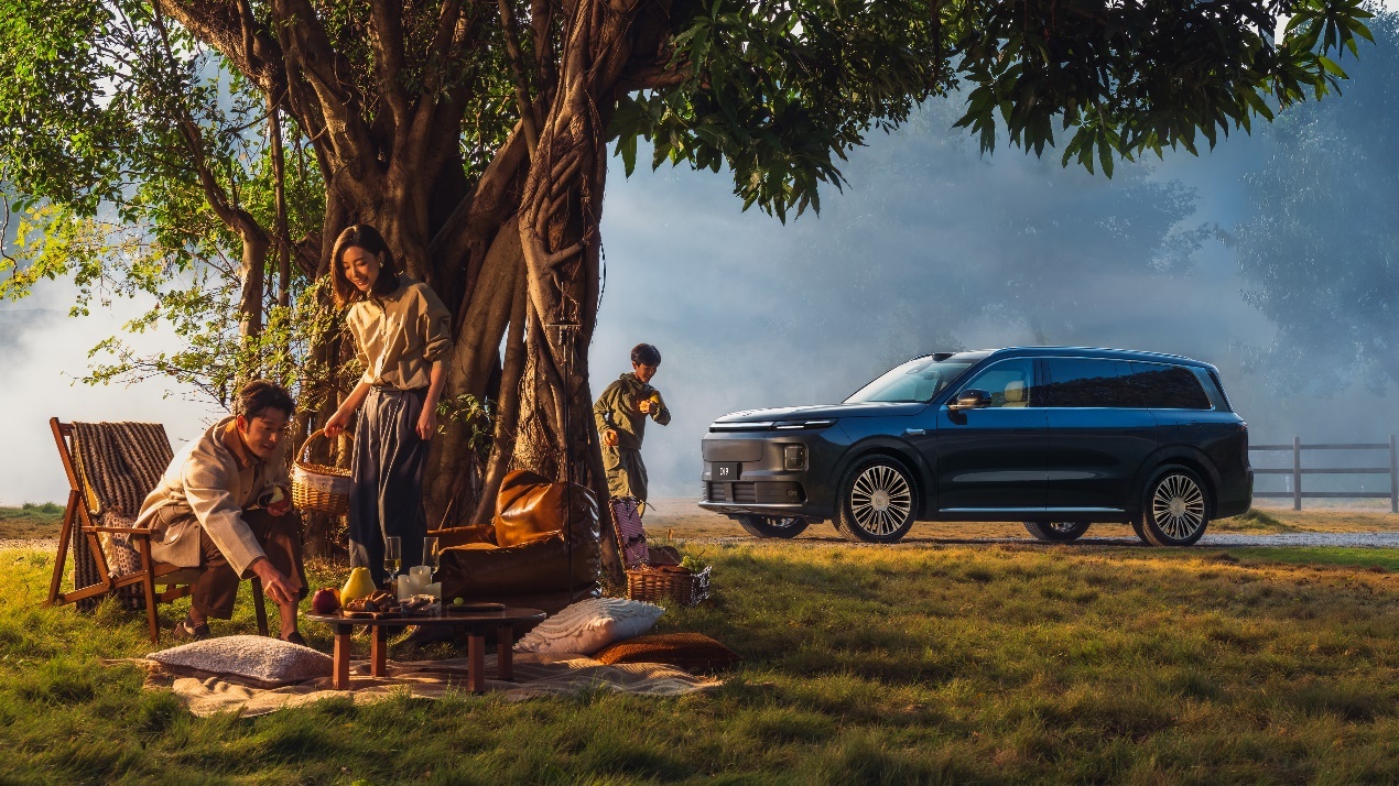 三十万，买百万级体验！零跑十周年发双旗舰，重新定义豪华