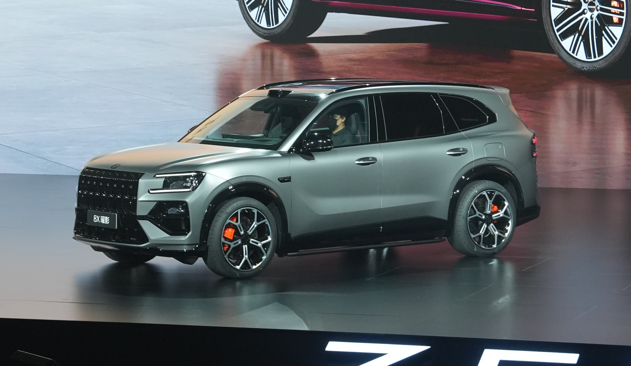 价格香吗？极氪8X预售37.68万元起，2.0T插混动力