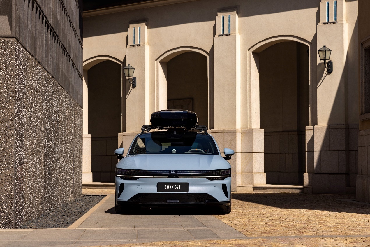 极氪双车齐发:焕新7系上市,001五周年纪念版开售