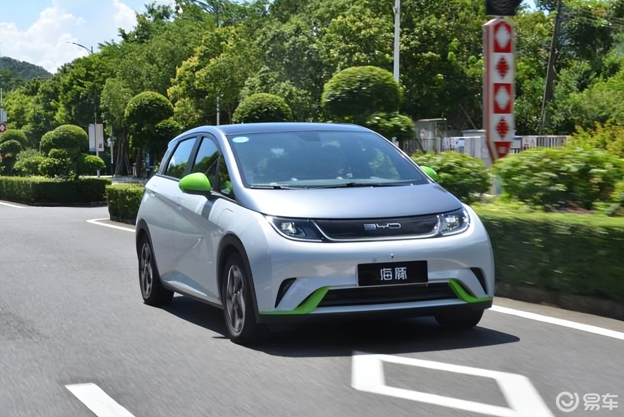 两厢车的价格不应该过高,在燃油车时代里,大众polo,本田飞度,丰田致炫