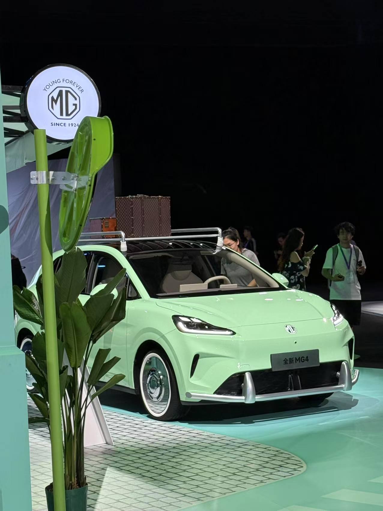 全新MG4开启预售，7.38万起！智趣出行新选择