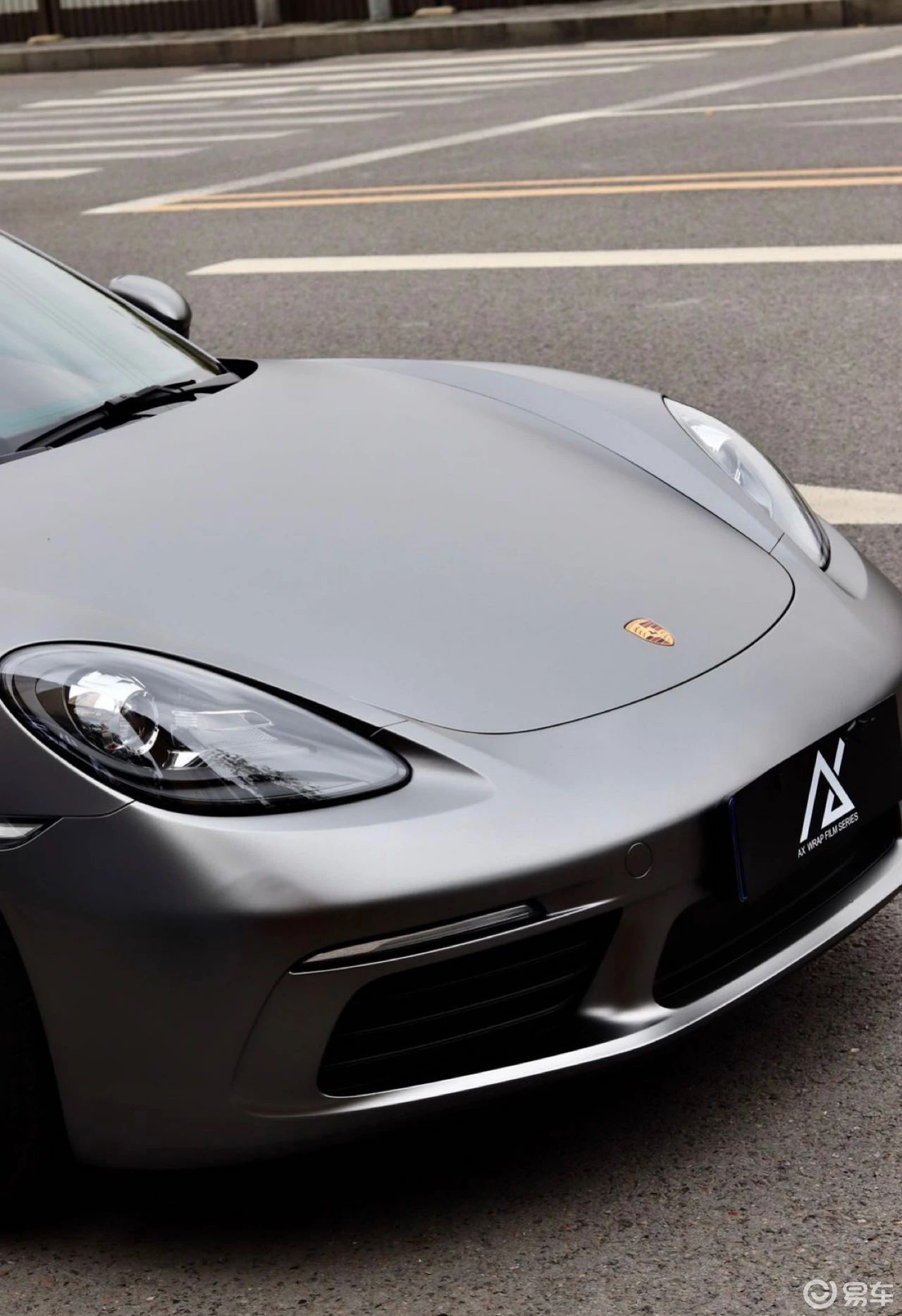 简单中的高级感呼吁而出保时捷718改色山灰