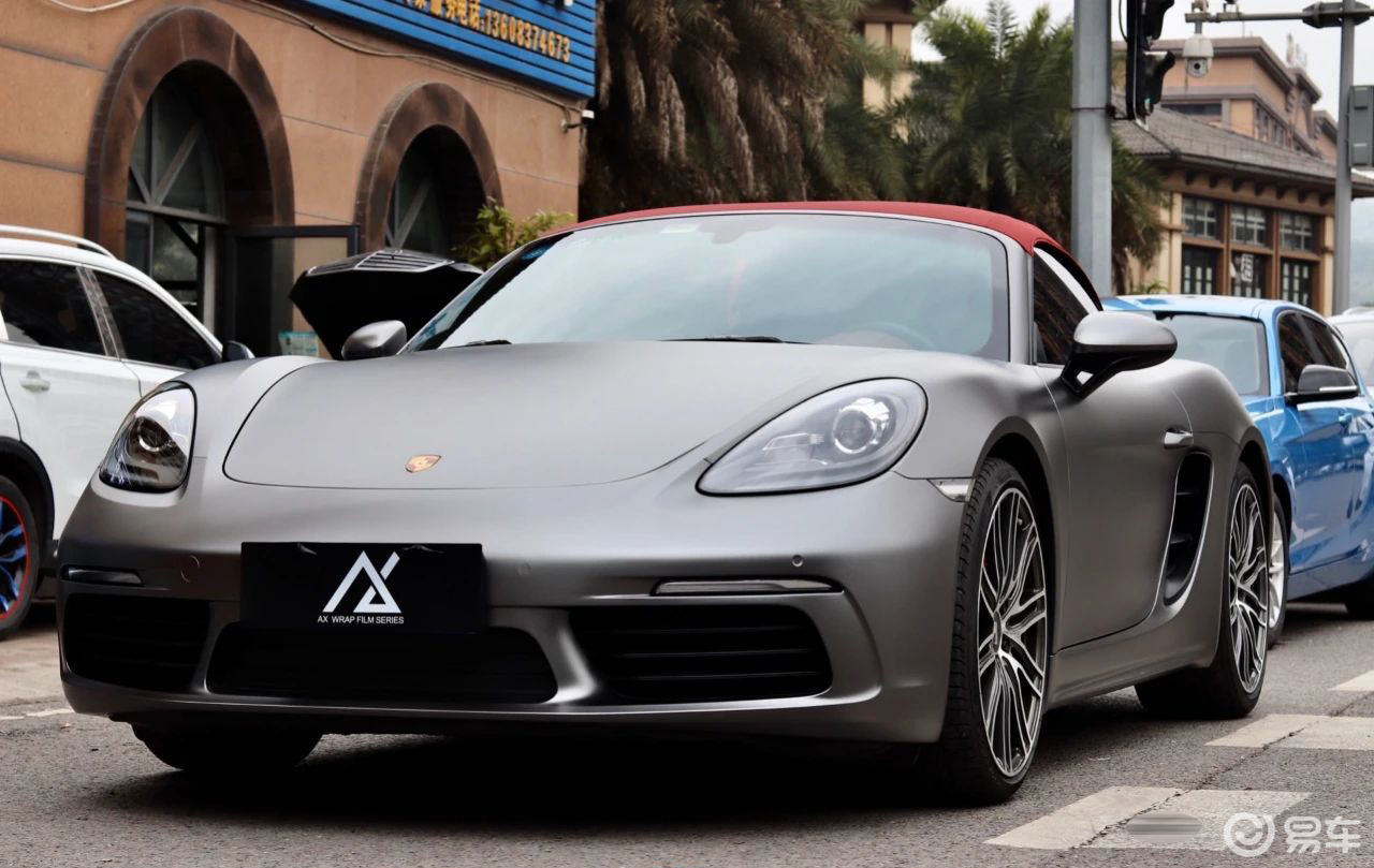 简单中的高级感呼吁而出保时捷718改色山灰