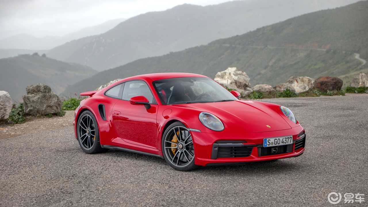 14:39 近日,外国的一个车评团队将保时捷911 turbo s,法拉利488 pista