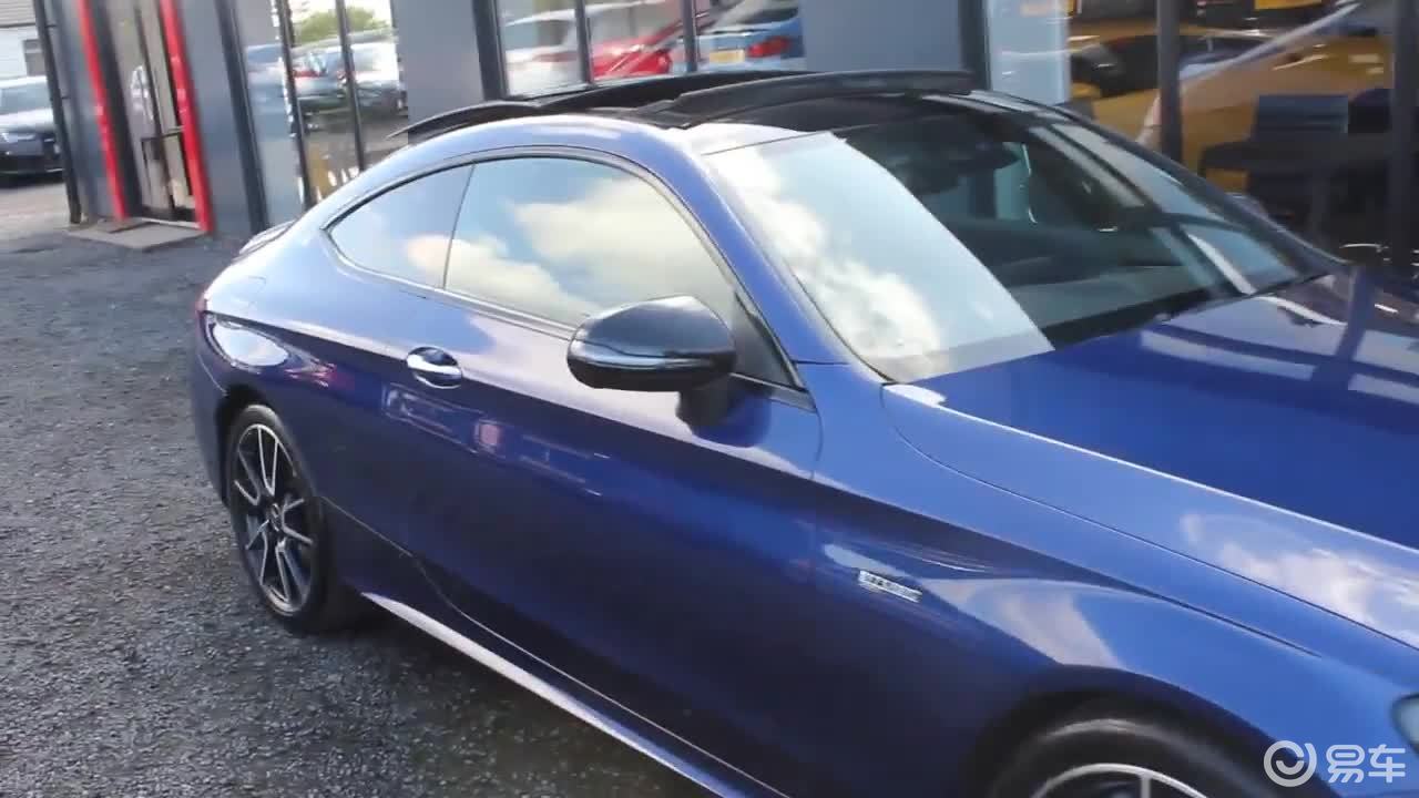 奔驰c43amg,少见的骚蓝双门钢炮车!