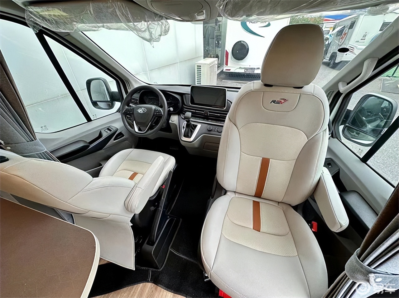 上汽大通maxus v90房车车身-内饰-空间-易车