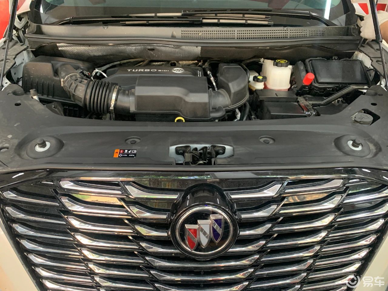 0t的发动机搭配48v轻混系统,发动机型号是lxh,变速箱是9挡手自一体.