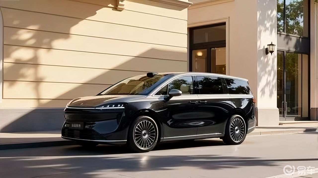 鸿蒙智行首款MPV产品定名智界V9，或明年上市