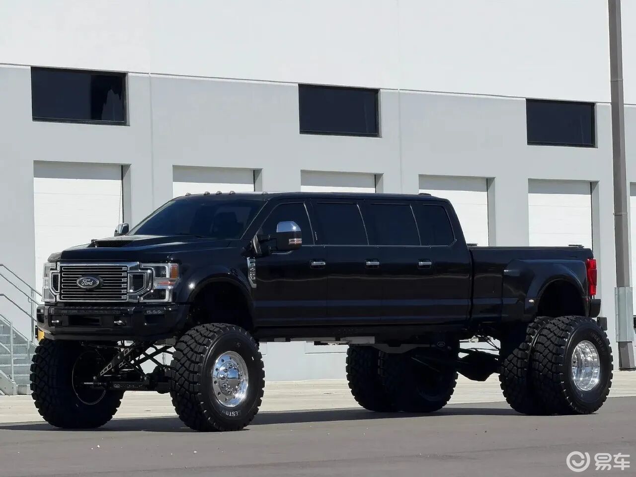 6门11座加长版福特F-450登场！油费一次上千美元