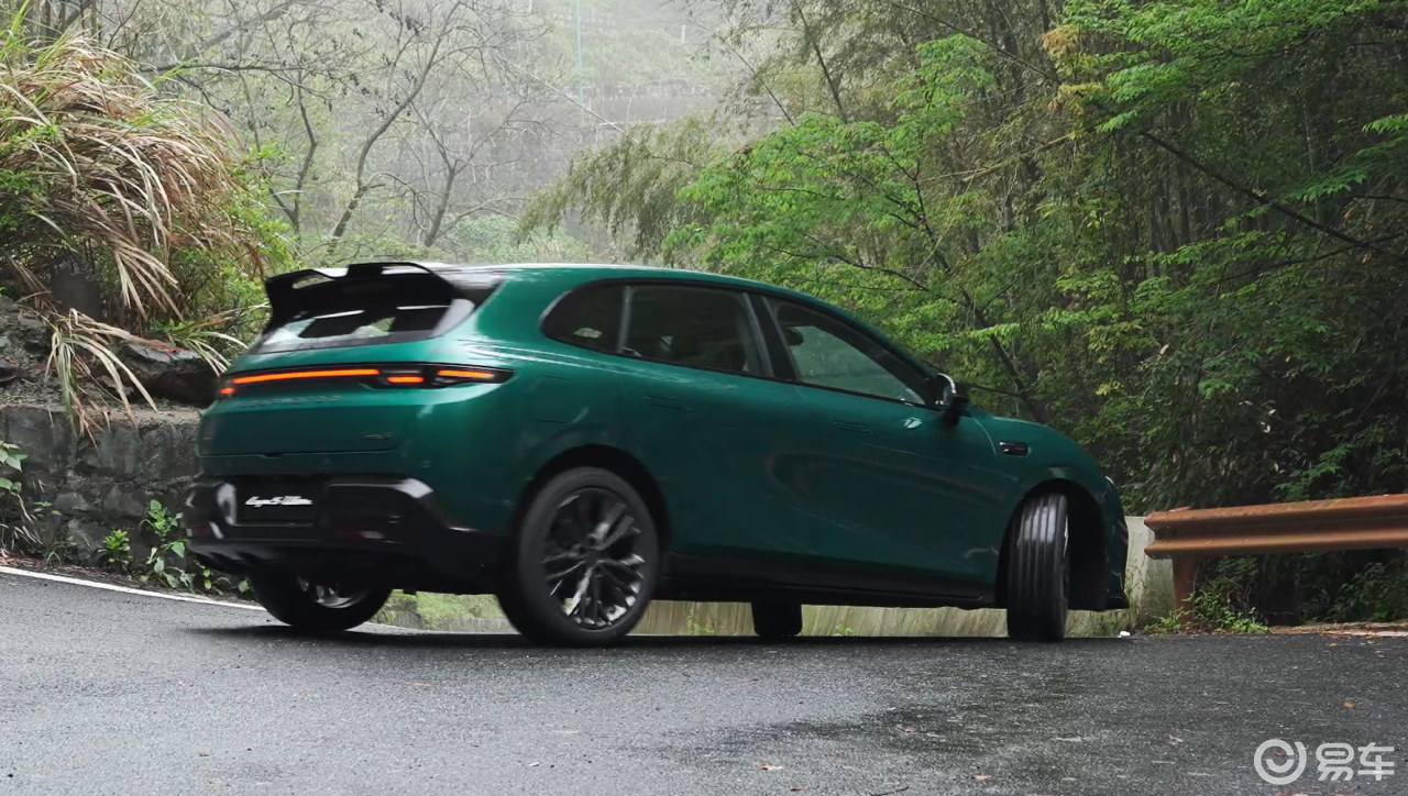 山路试驾零跑Lafa5 Ultra：纯电钢炮后继有车