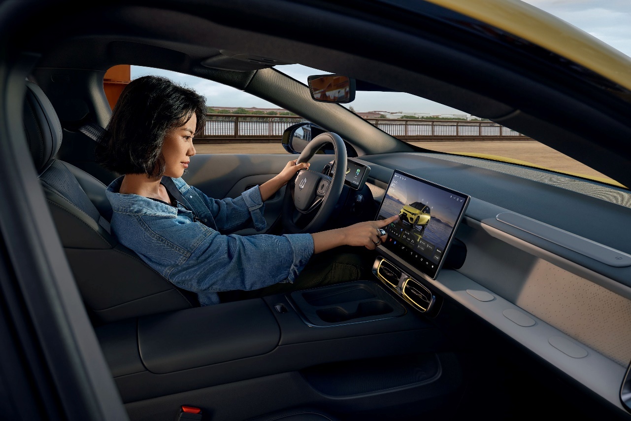 零跑Lafa5正式上市 重塑10万级纯电轿跑价值标杆