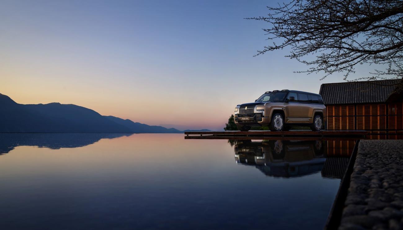 全尺寸行政豪华SUV仰望U8L鼎世版开启预售