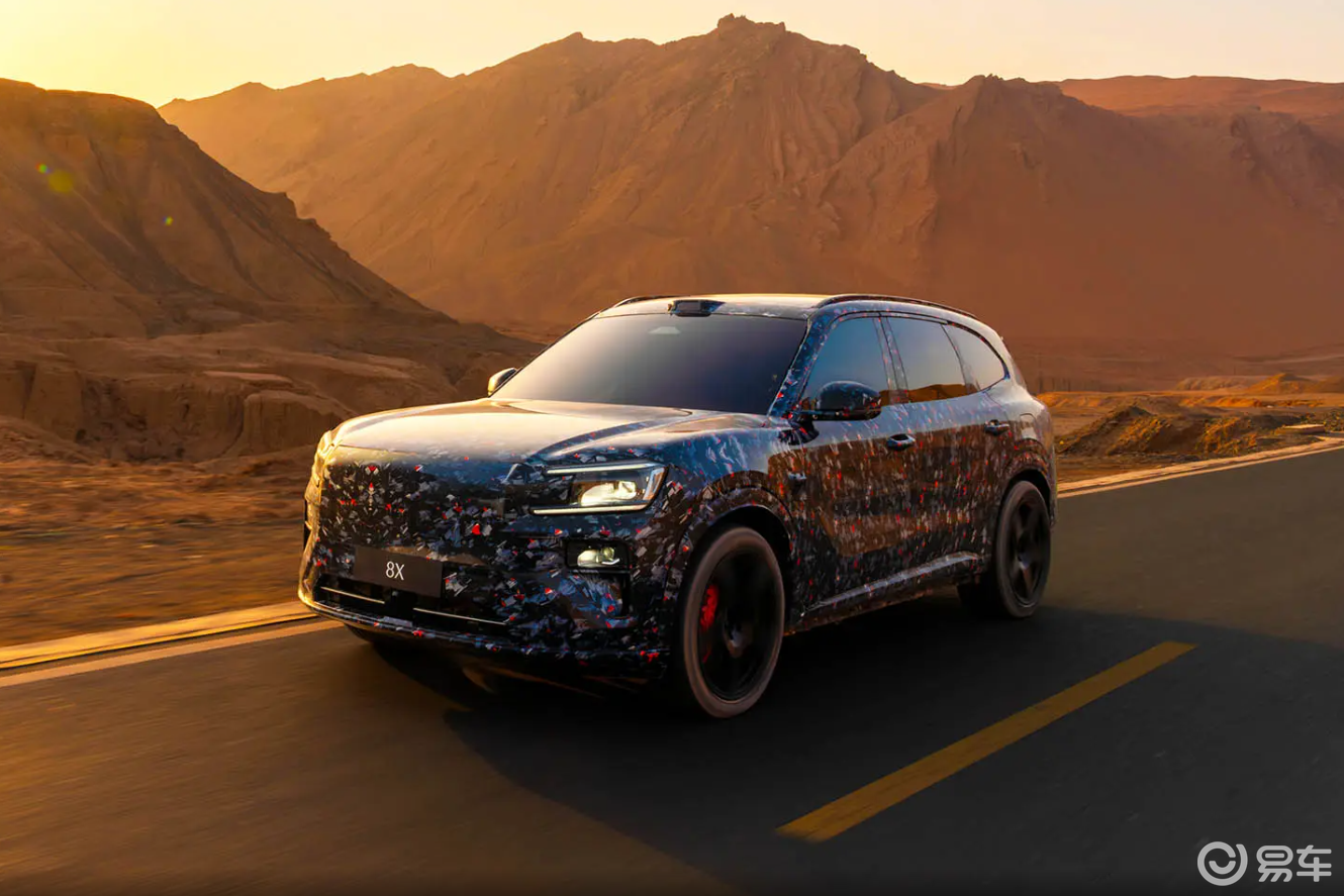 舍弃隐藏把手，极氪8X带三电机，冲刺40万级，配6C电池