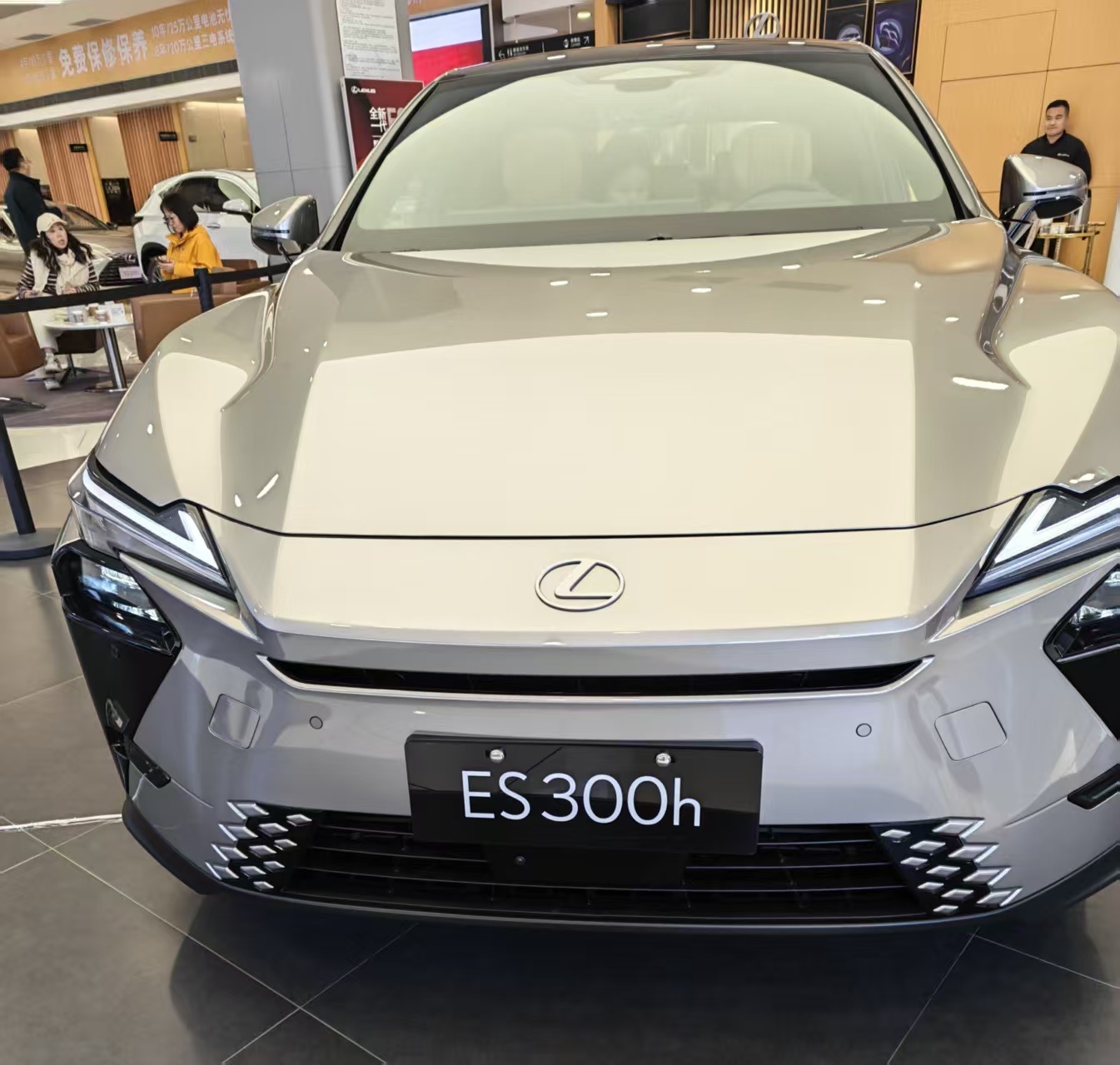 从优雅到先锋全新一代 ES 以 “跃级” 续写豪华哲学