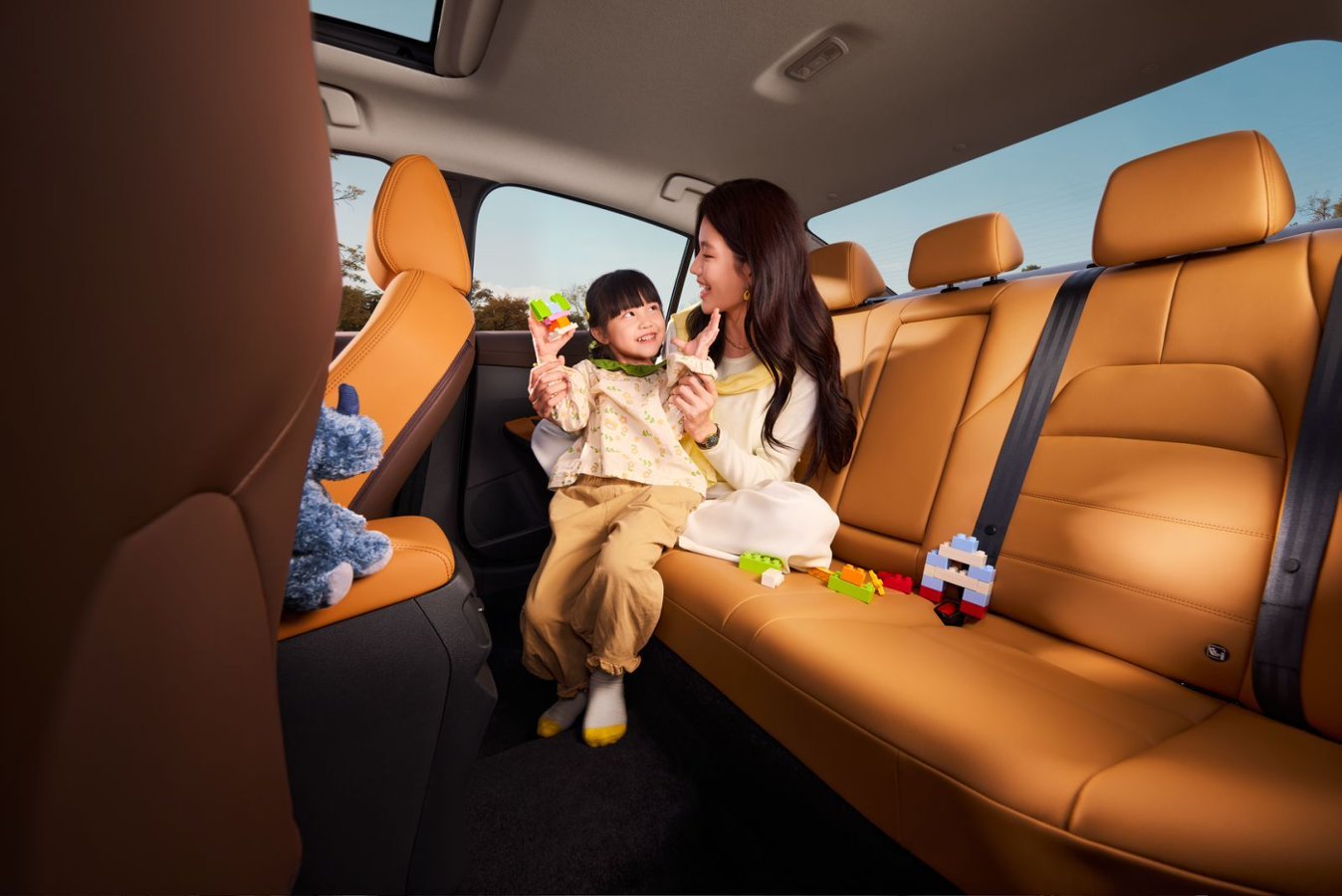 9.49万起,标配双联屏大沙发,十五代轩逸定义家轿新标杆