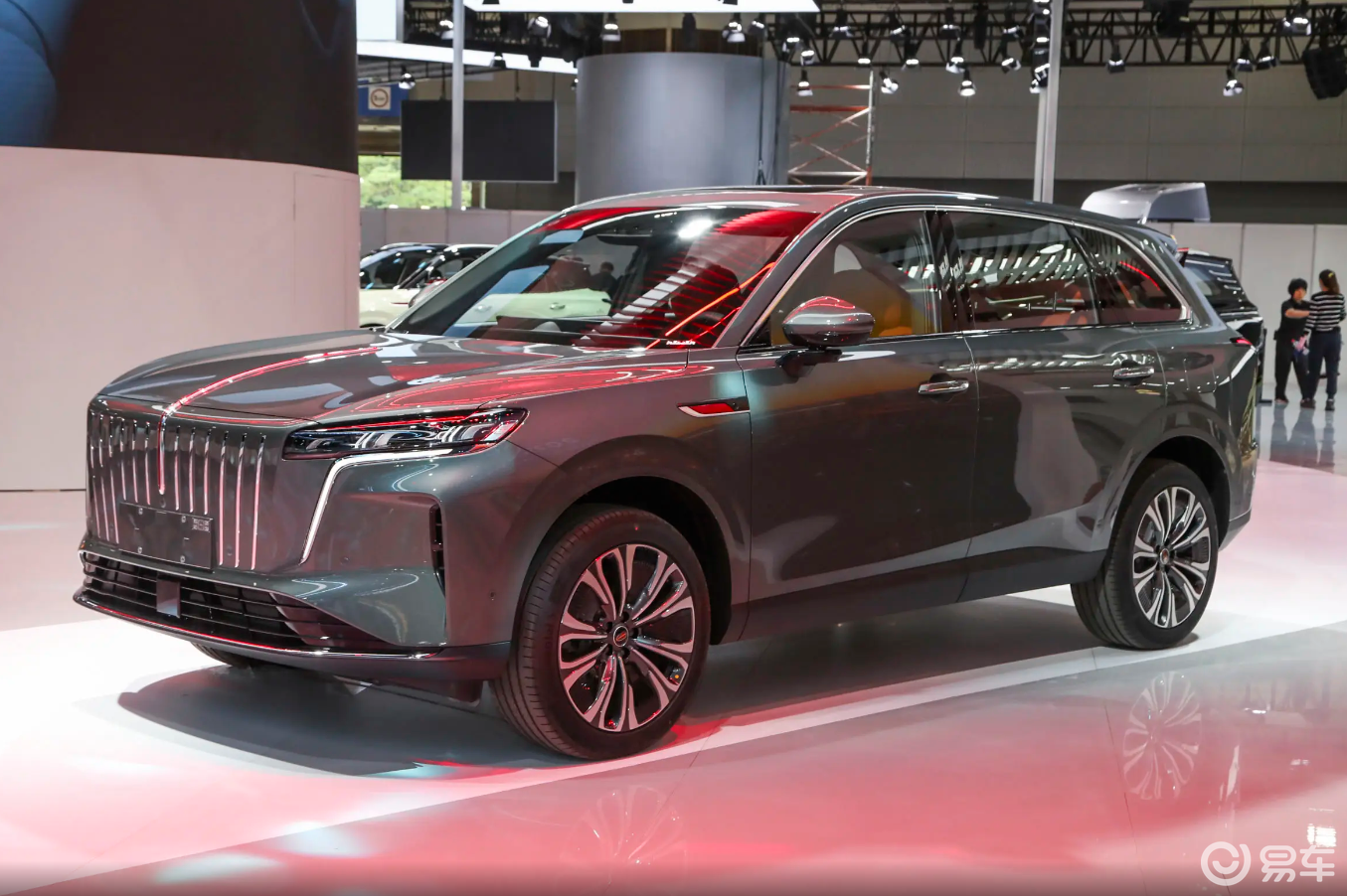 红旗HS6 PHEV配40度大电池,综合能跑1300km