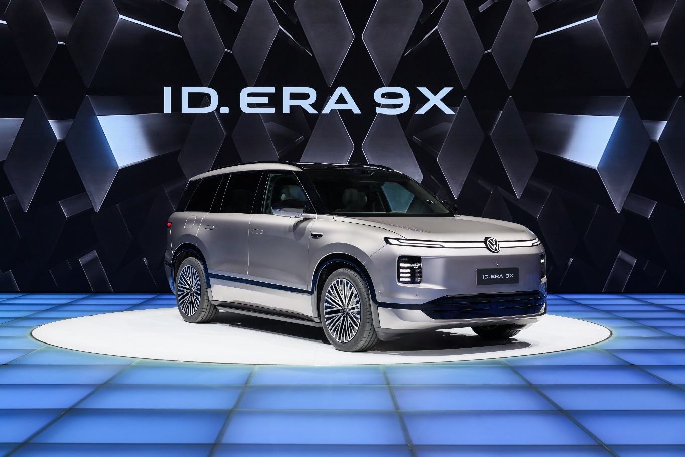 北京车展首日ID. ERA 9X明日上市上汽大众混动双擎