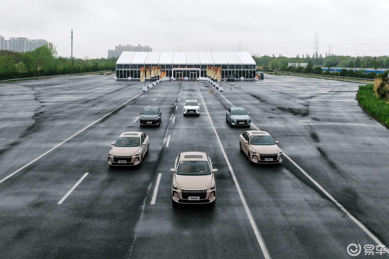 荣威i6正式预售6.59万起,以省油耐久重塑家轿新标杆