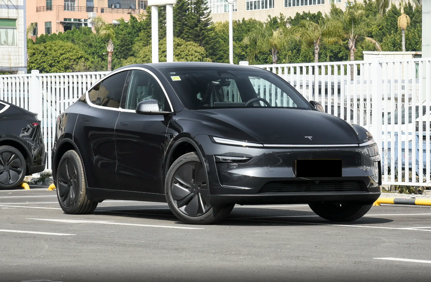 25万级SUV的驾驶之争，Model Y对比小米YU7