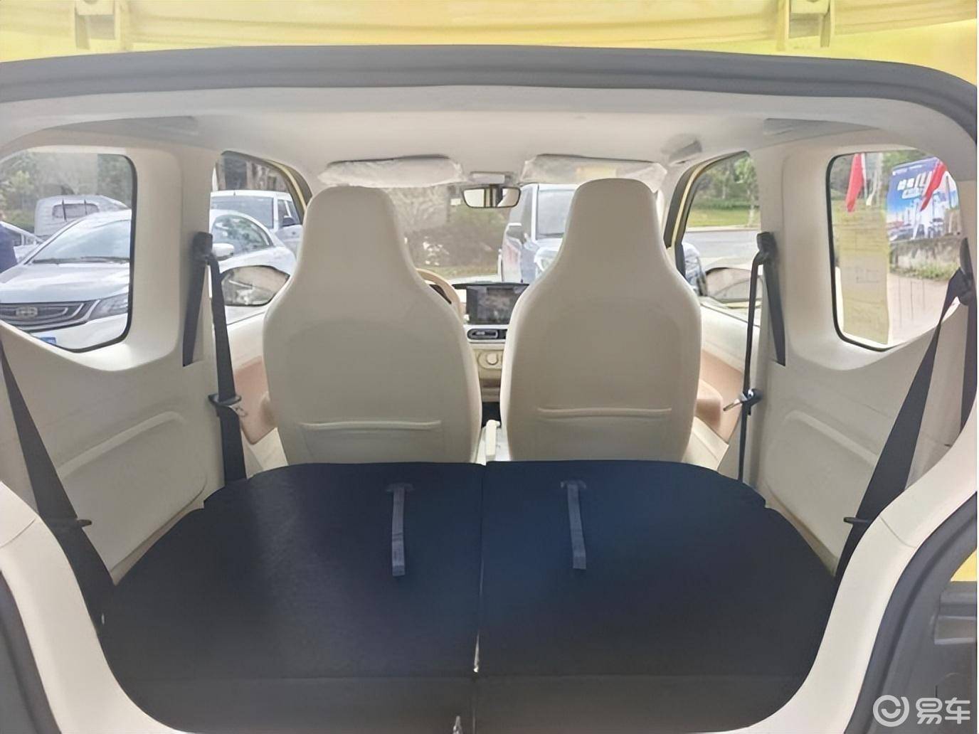 当前位置:>易车>宏光miniev>宏光miniev空间>摘要详情>除了好开,好省