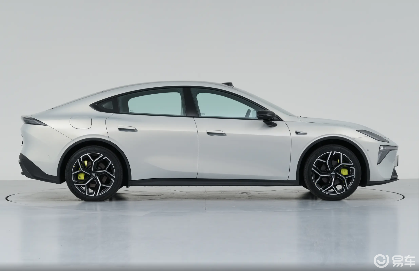 预售13.99万起标配激光雷达，深蓝L06有点野心？