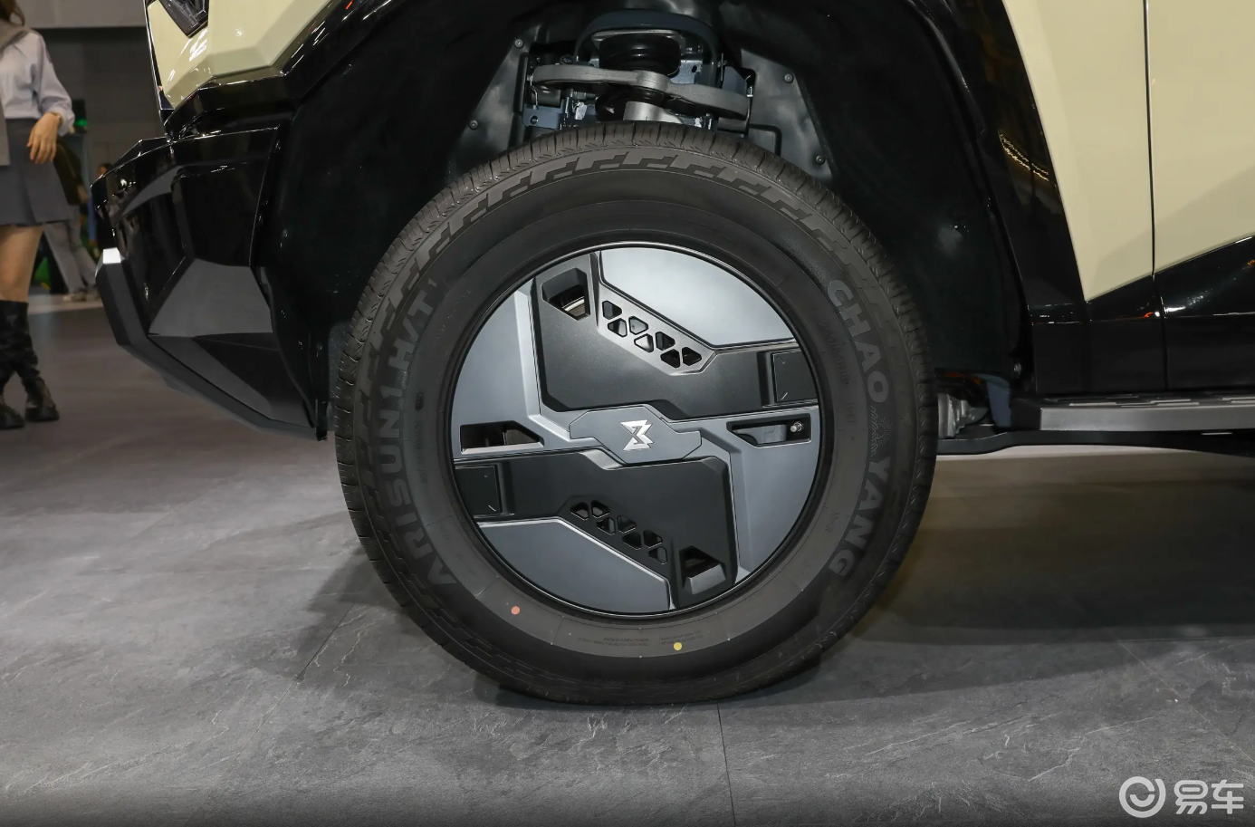 广州车展:猛士M817拉低门槛,但砍掉智驾空悬