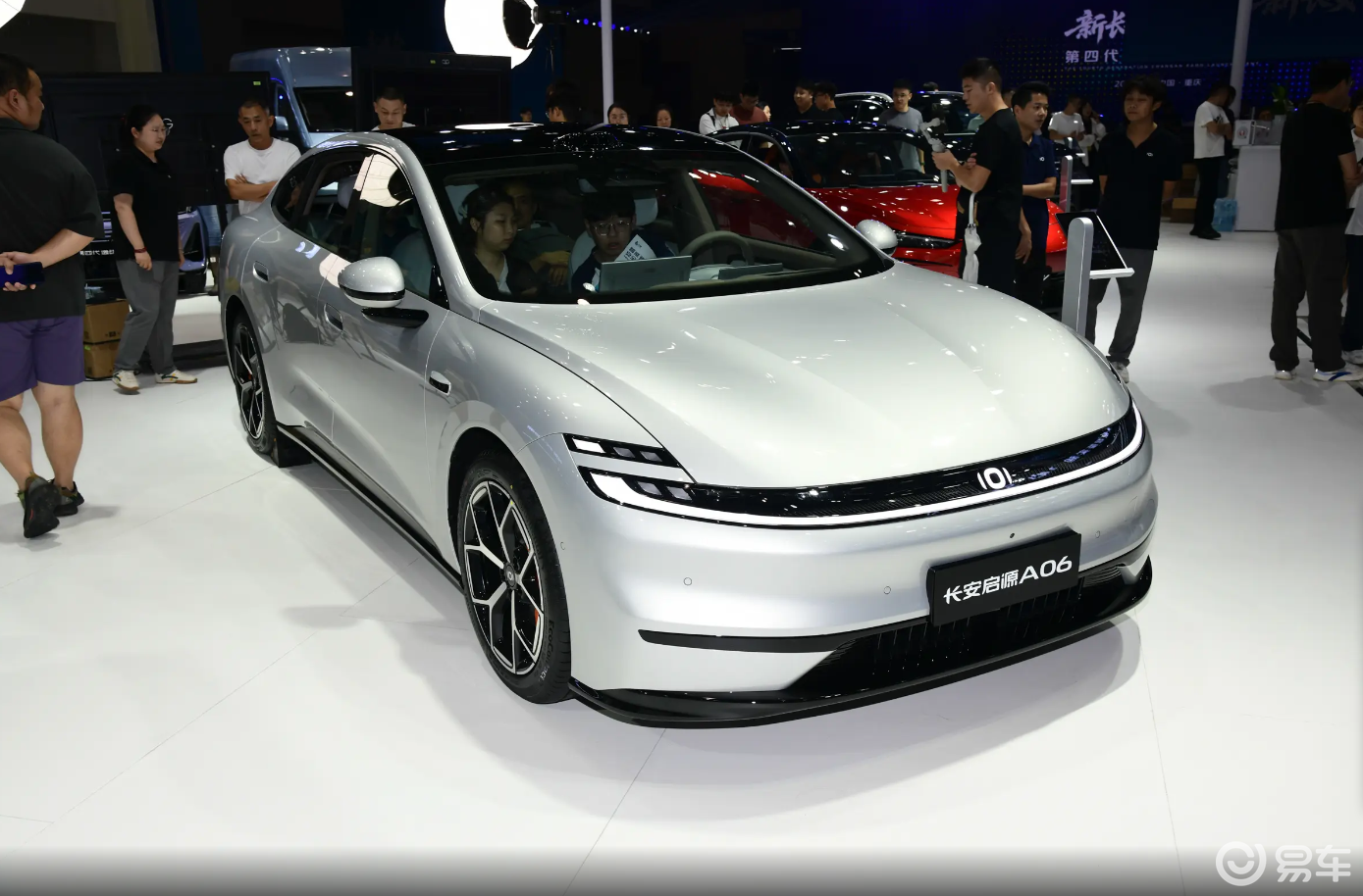 预售11.99万起，纯电C级掀背大轿跑，长安启源A06