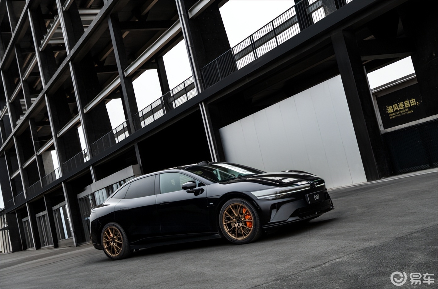 猎装家族再添新成员！极氪焕新7系正式上市