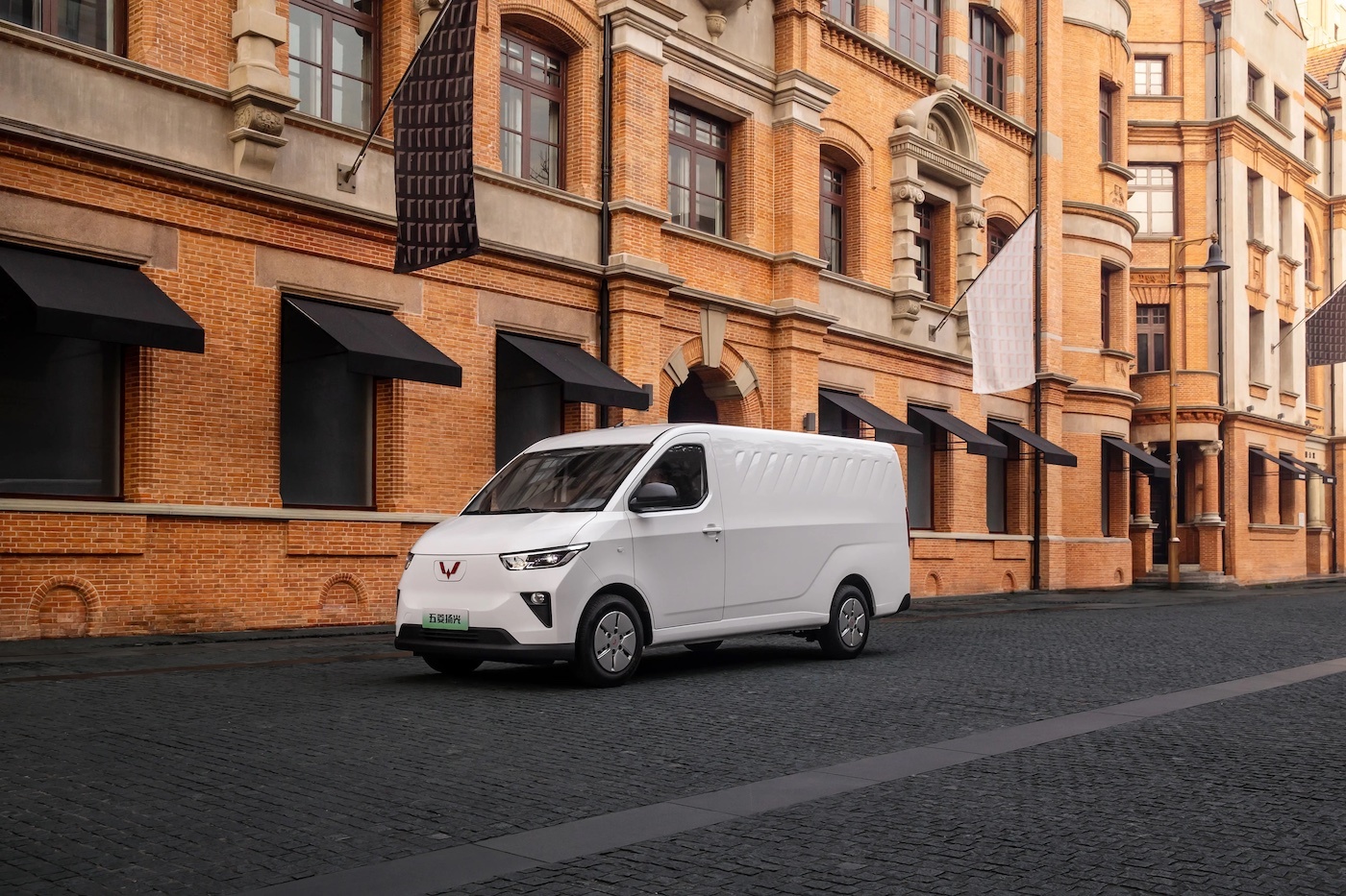 五菱扬光在全新原生新能源平台上开发打造改变了国内新能源商用车的三