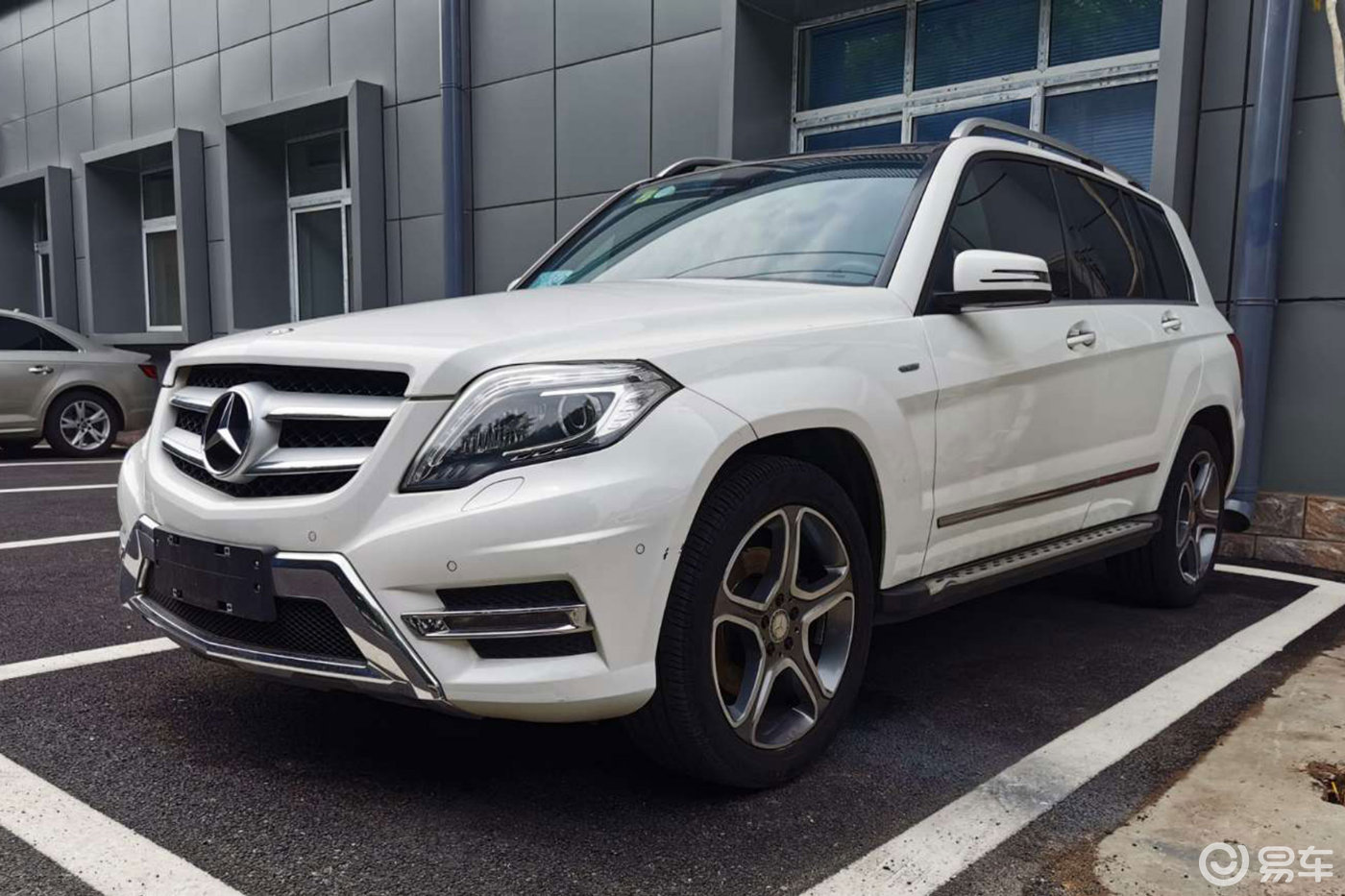 奔驰glk300原车漆5年车龄5万公里多少钱合适