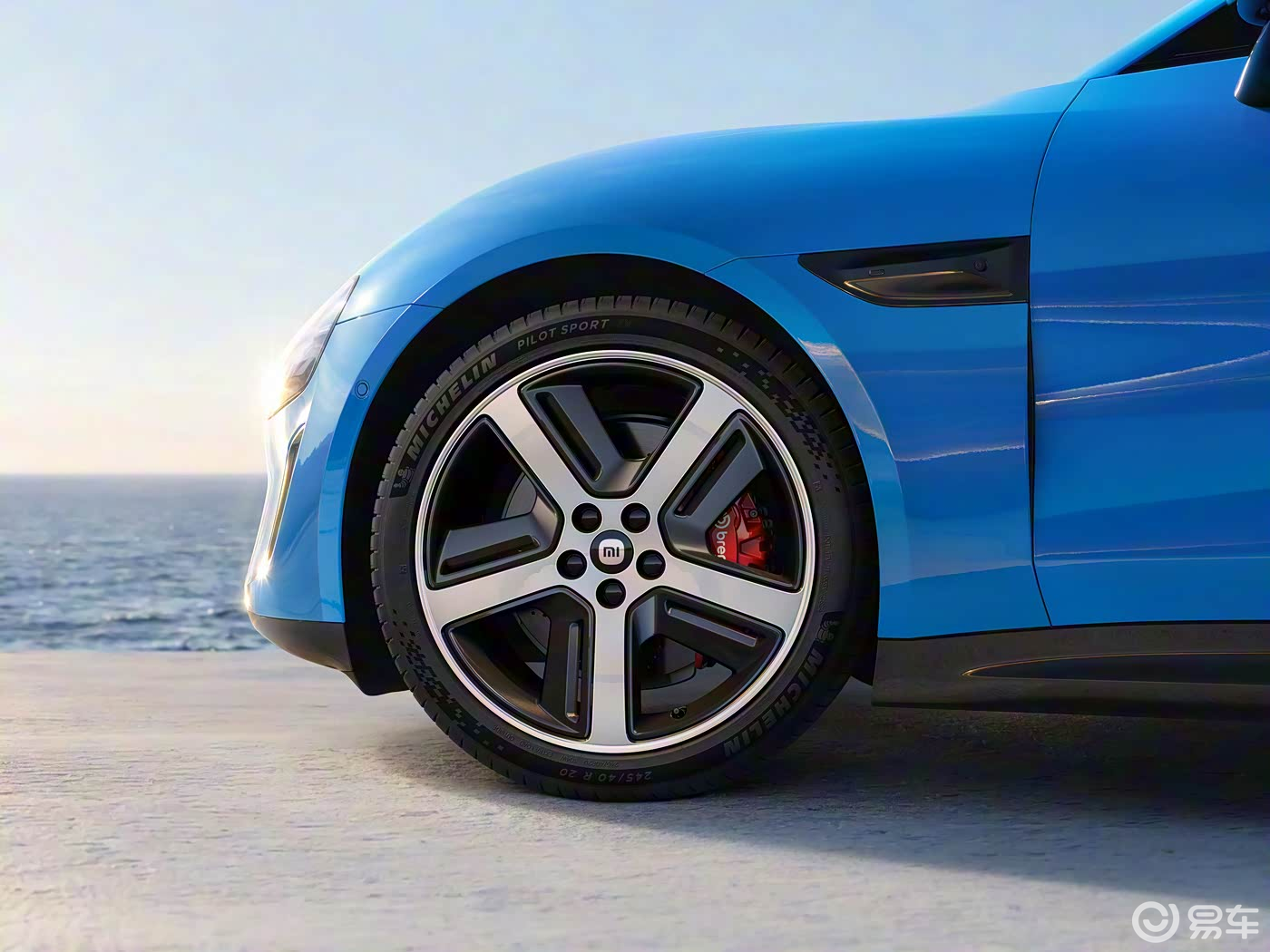 全方位升级，新款小米SU7开启预售，22.99万元起