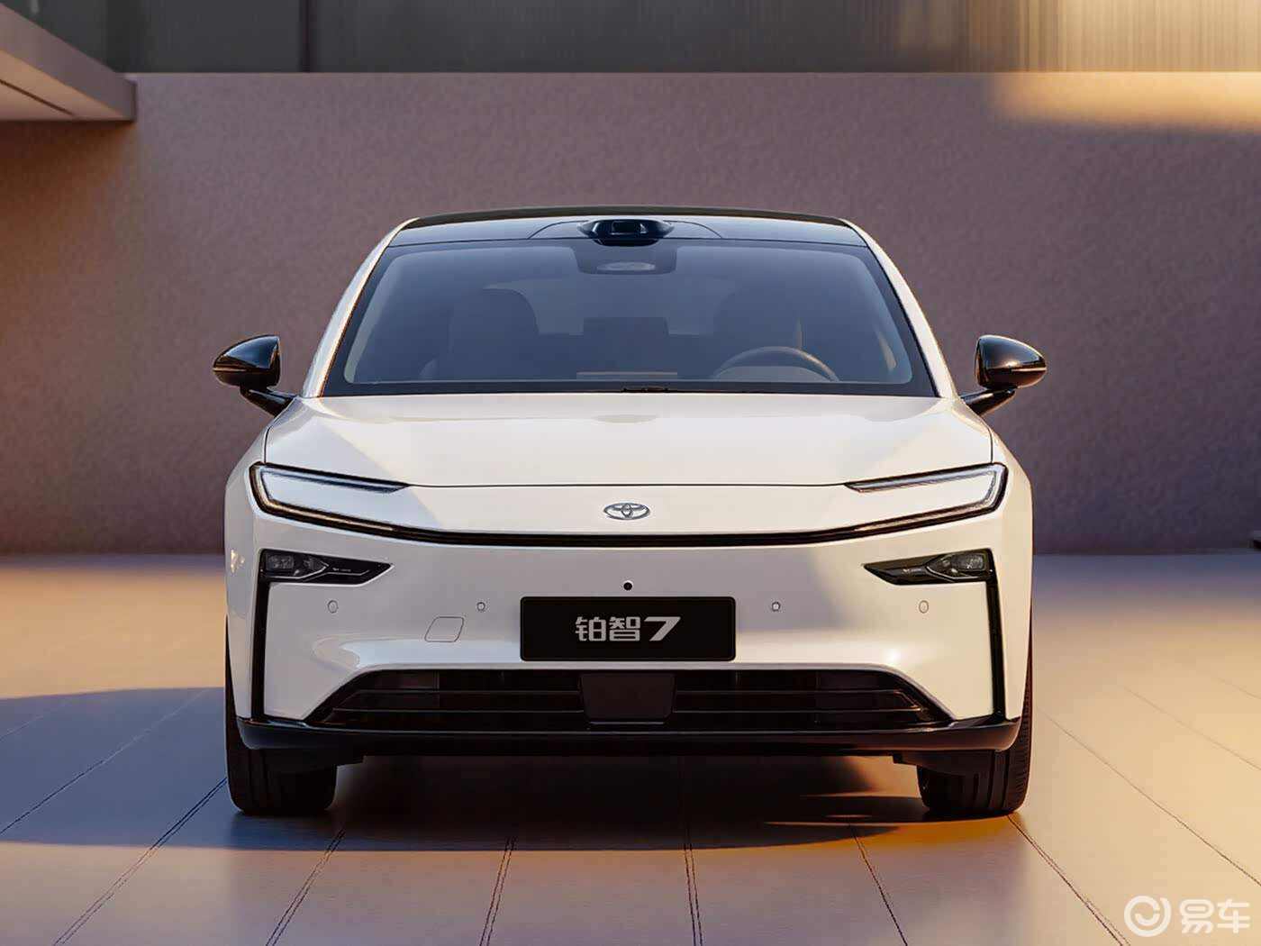 广汽丰田中大型纯电轿车“铂智7”年后上市，搭载鸿蒙座舱