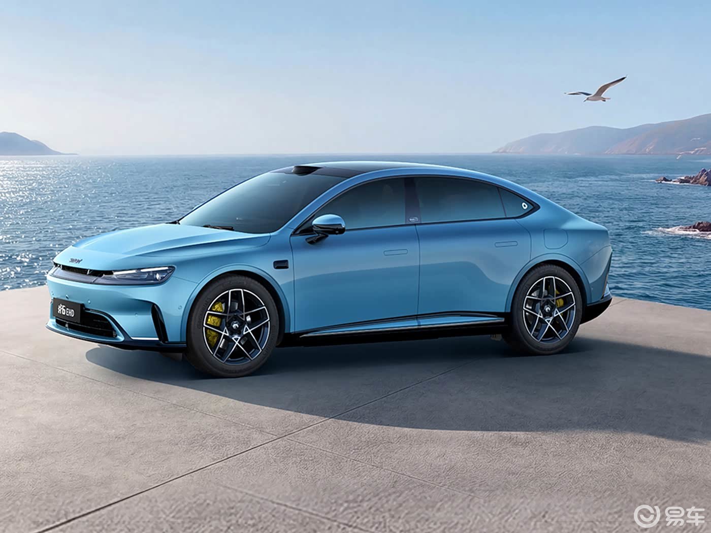 Smart插混中型轿跑内饰图来了，依旧双联屏