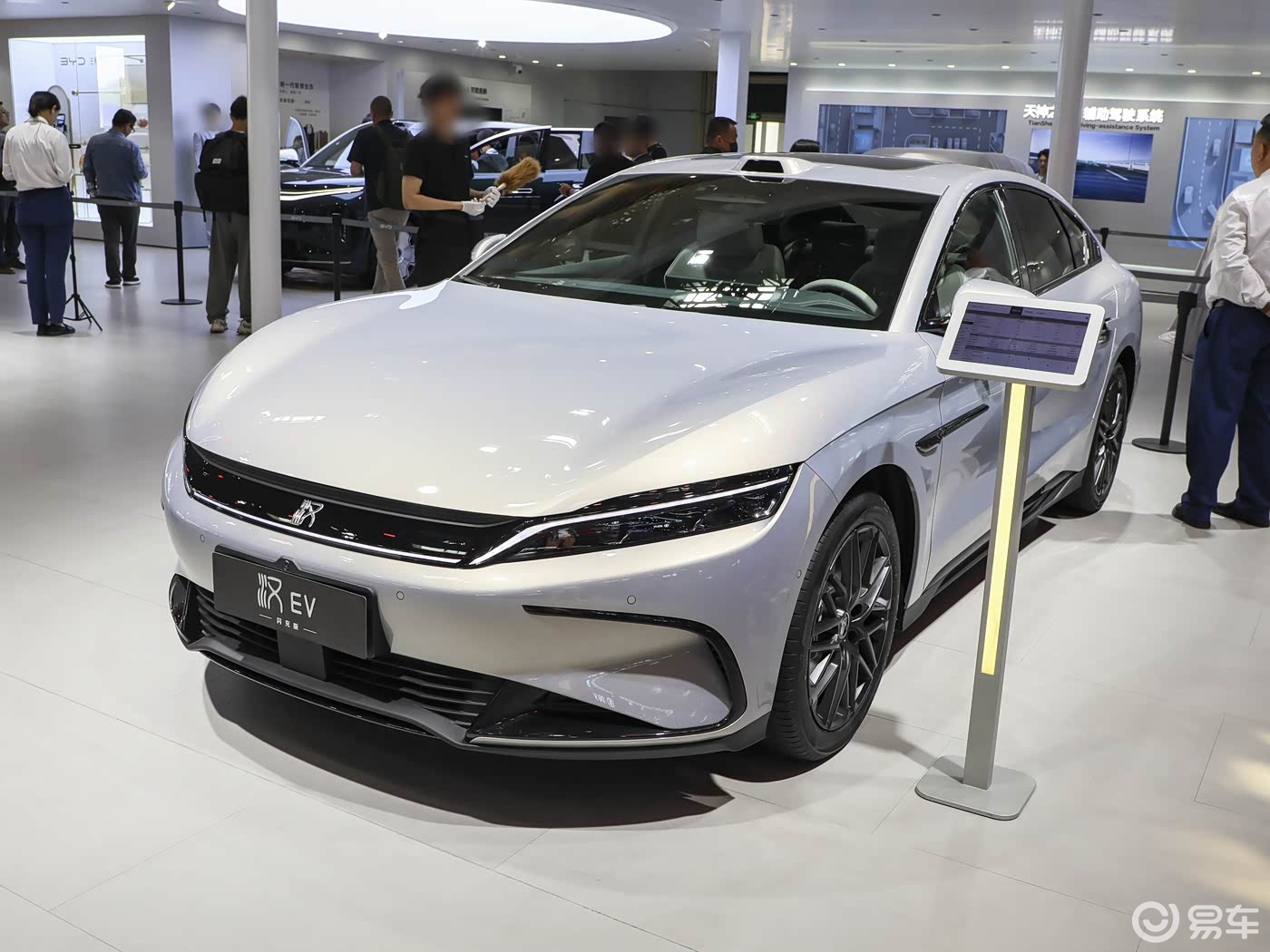 17.98万起，比亚迪汉EV闪充版上市，续航705km