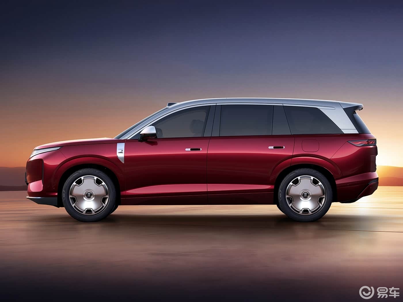 比亚迪推出大7座SUV，订单破10万，纯电续航950km