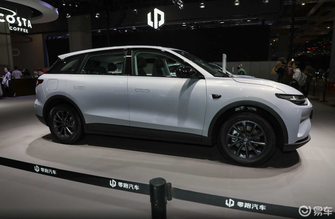 零跑c11 纯电动性价比-轴距-内饰-易车