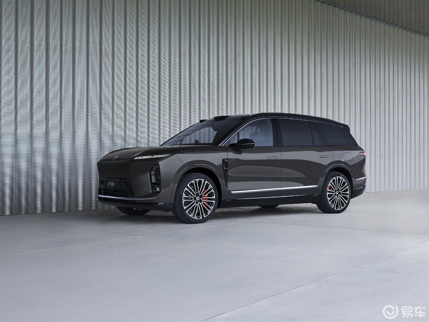 40万预算买六座纯电SUV,蔚来ES8和理想i8该选谁?