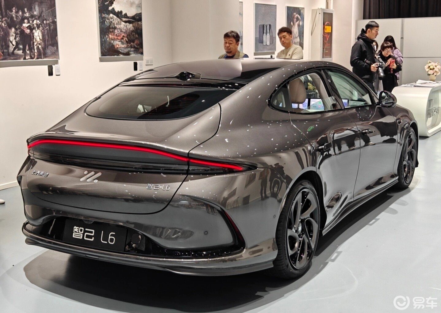 智己l6将提供单电机后驱版和双电机四驱版可选_易车