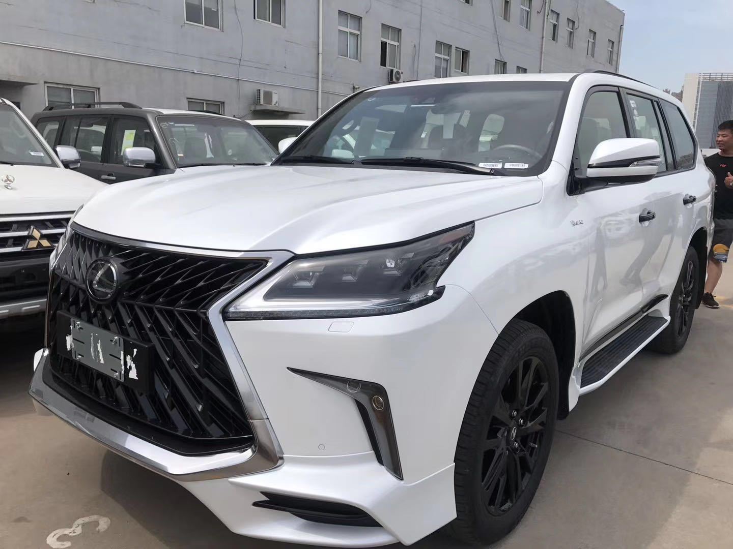 2020款雷克萨斯lx570中东版超级限量版威猛霸气