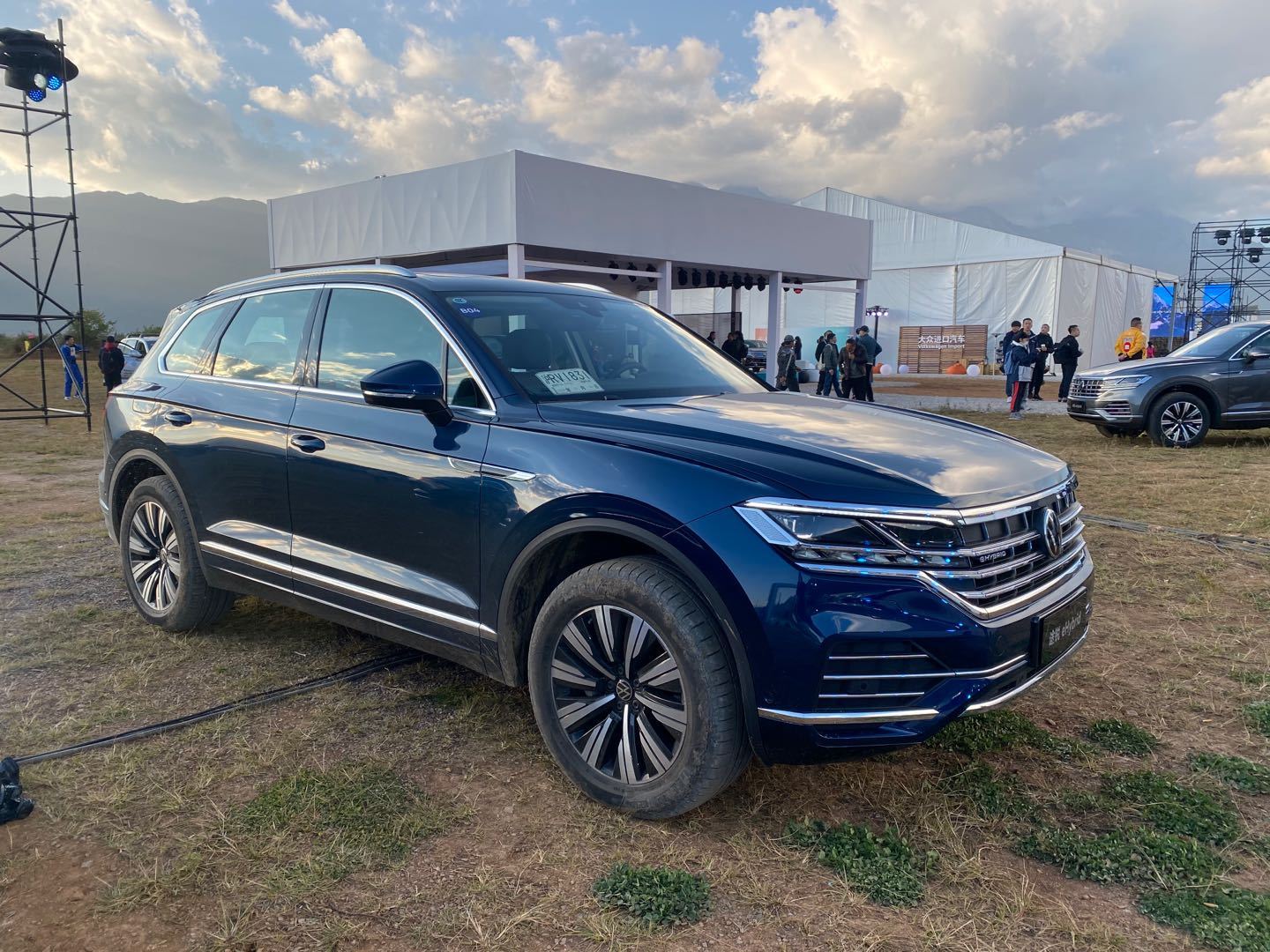 大众途锐ehybrid正式上市,续航可达1000公里