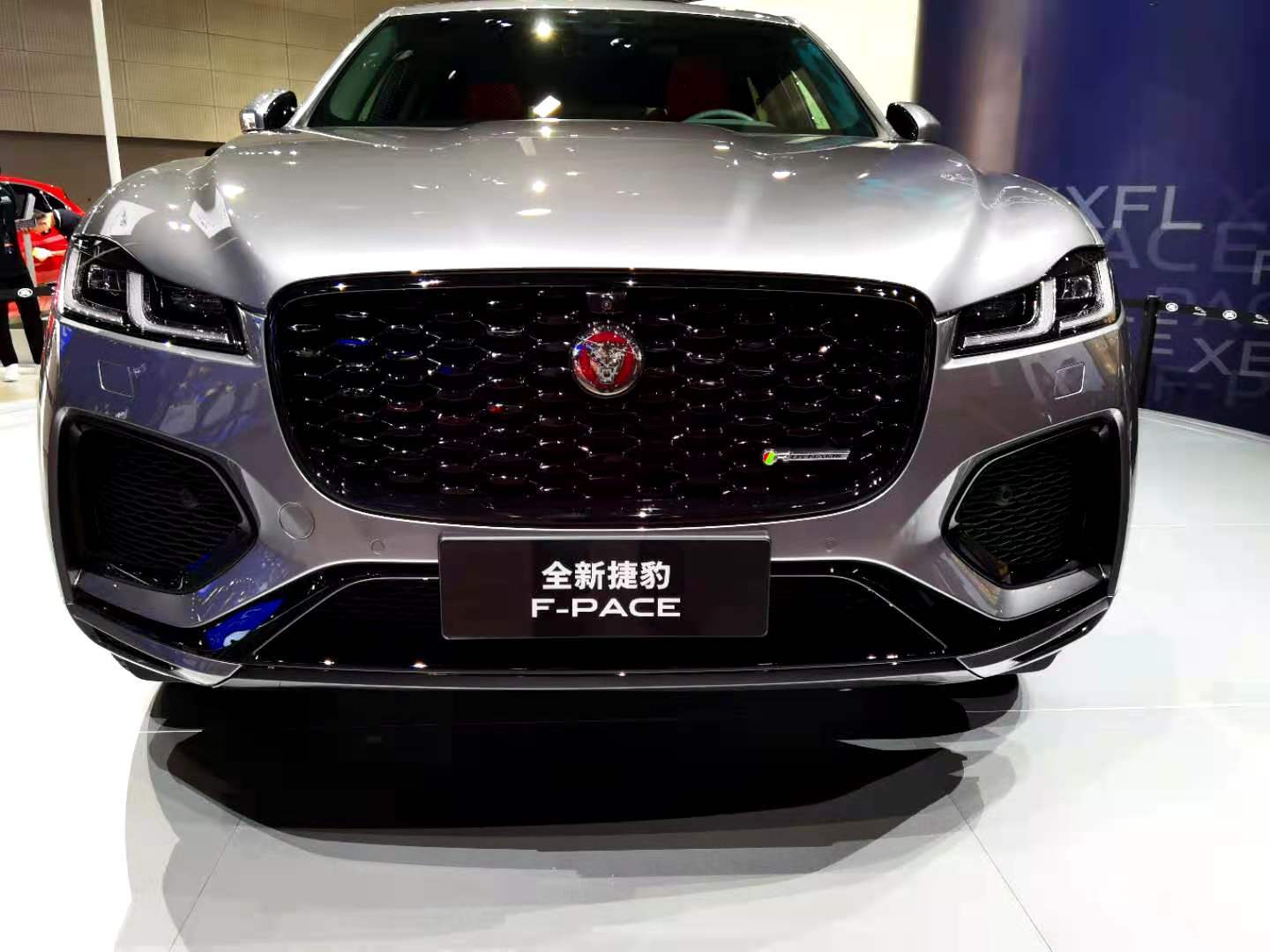 广州车展搭载48v轻混系统全新捷豹fpace亮相