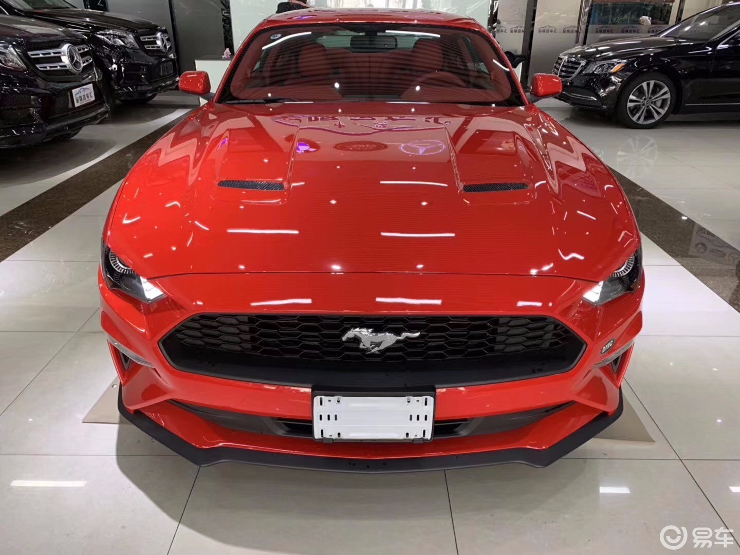 19款福特野马30万不到的平民跑车成了撩妹神器