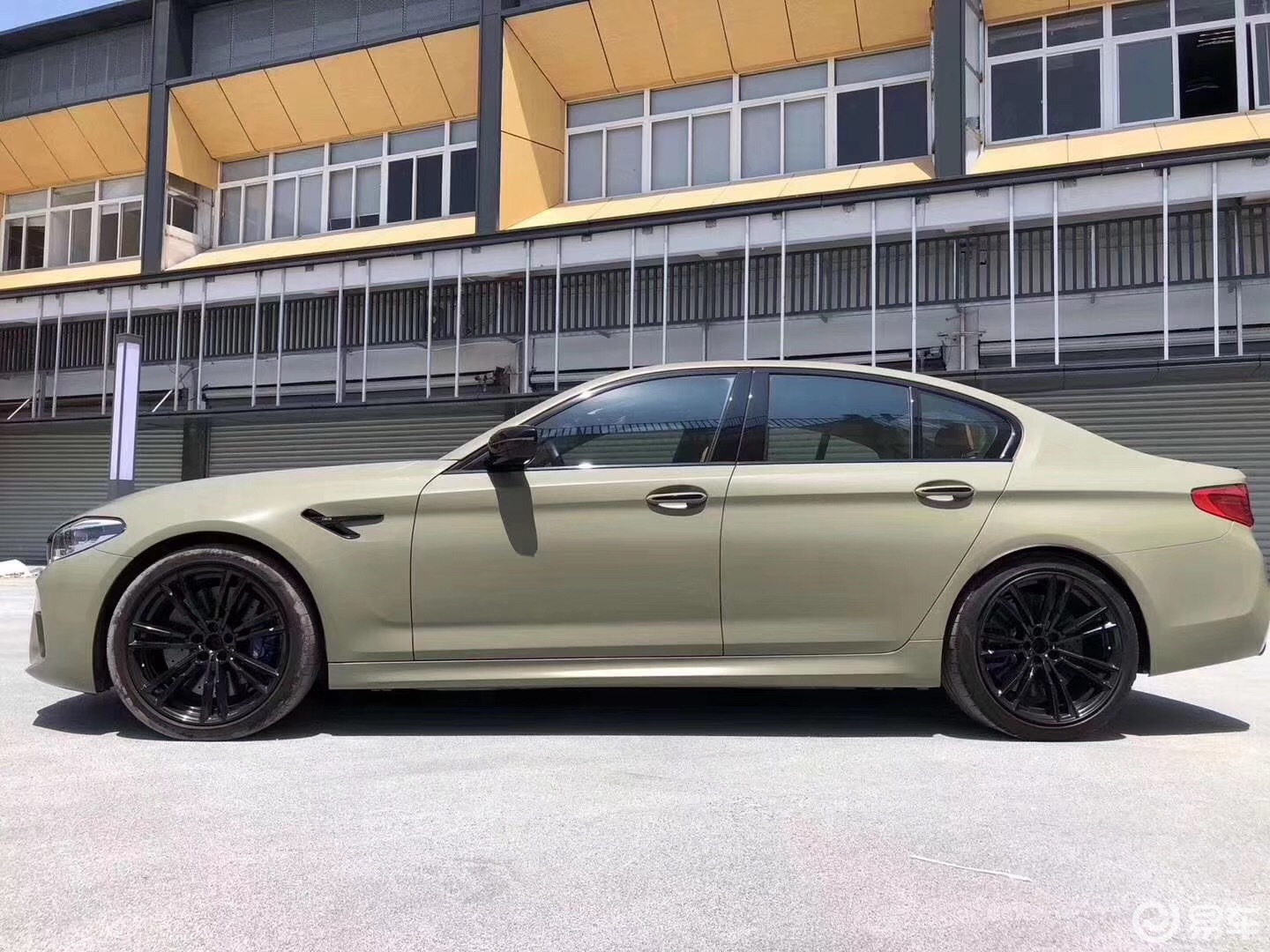 车身改色——陶瓷卡其绿