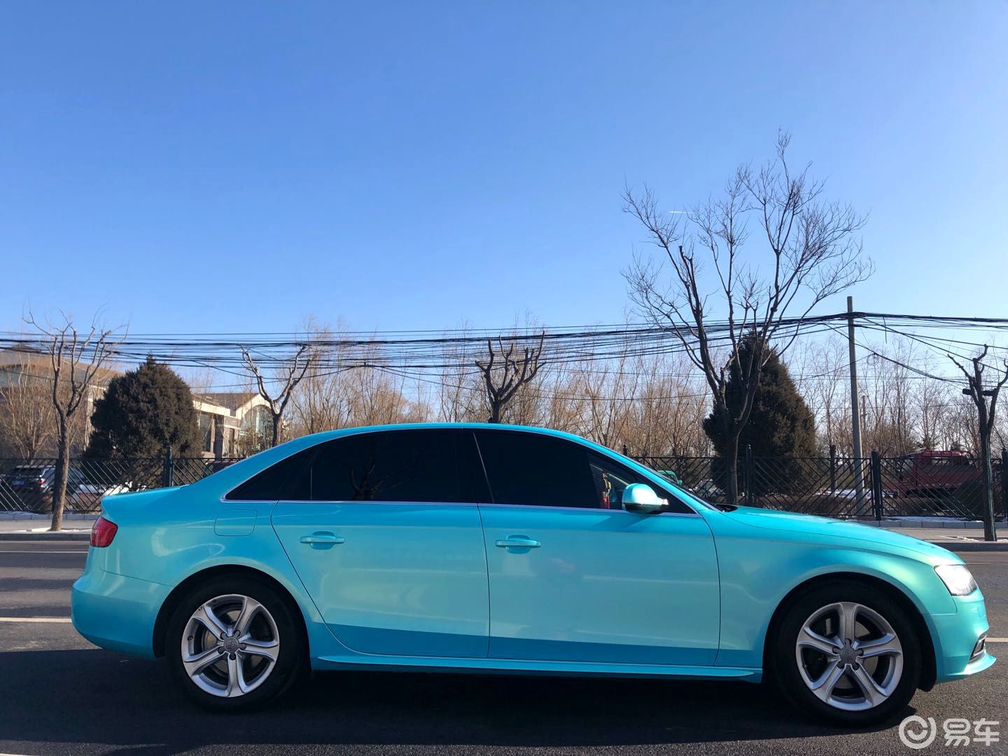 难于割舍的老友奥迪a4改色珊瑚海蓝