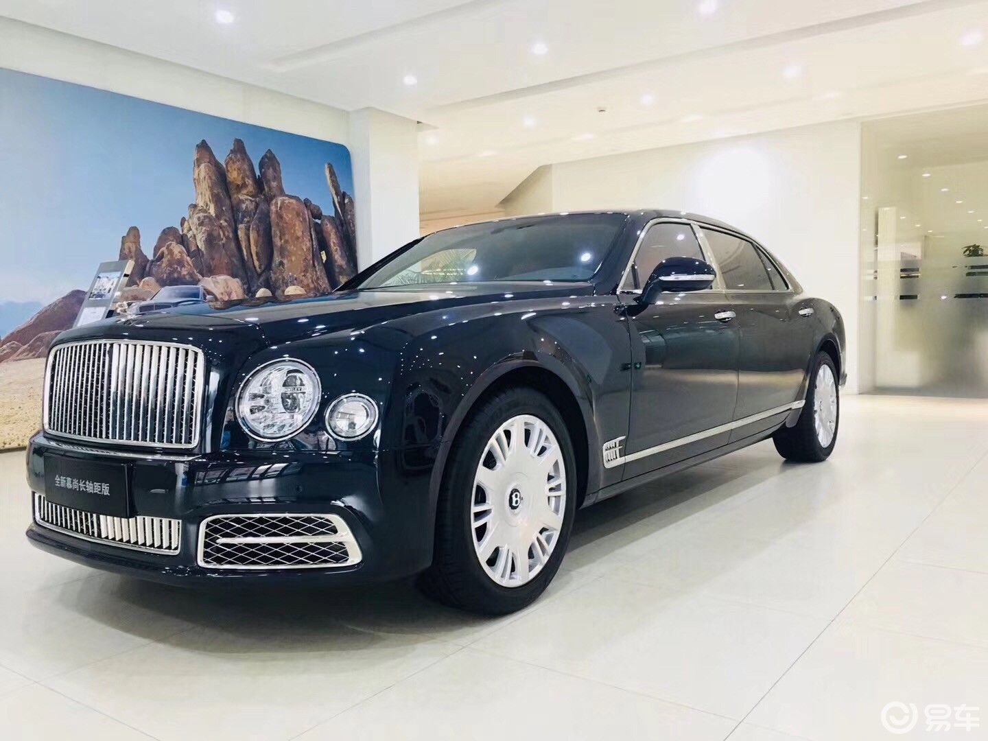 宾利慕尚加长版旗舰车型提车价格曝光家族纯正血统奢华轿车