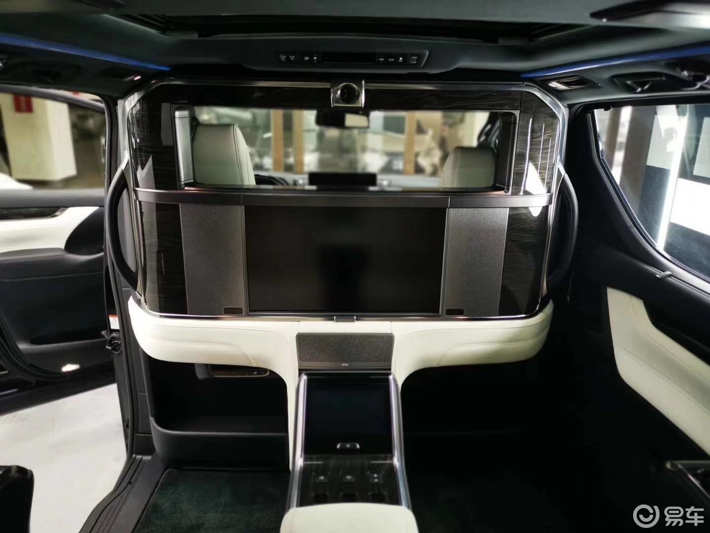 将更强,雷克萨斯新车的步伐有点慢,本次发布的车型数雷克萨斯lm300h