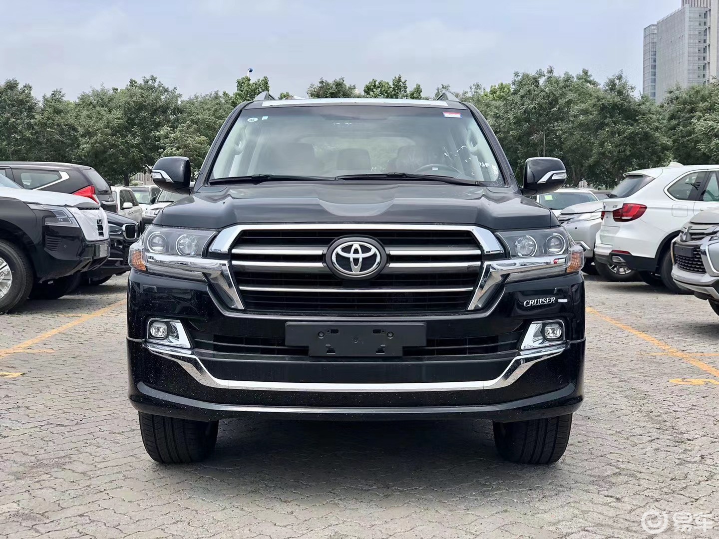 20款丰田霸道5700猖狂轮廓卓尔不凡港口现车热销中